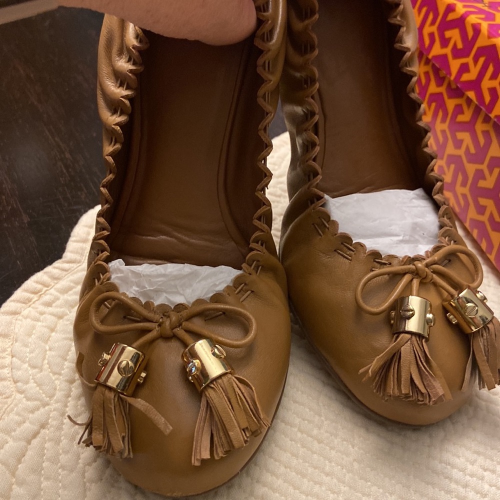 Authentic Tory Burch Tan Reese